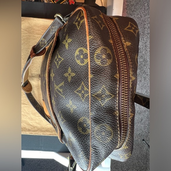 Vintage Louis Vuitton Crossbody - Picture 8 of 17